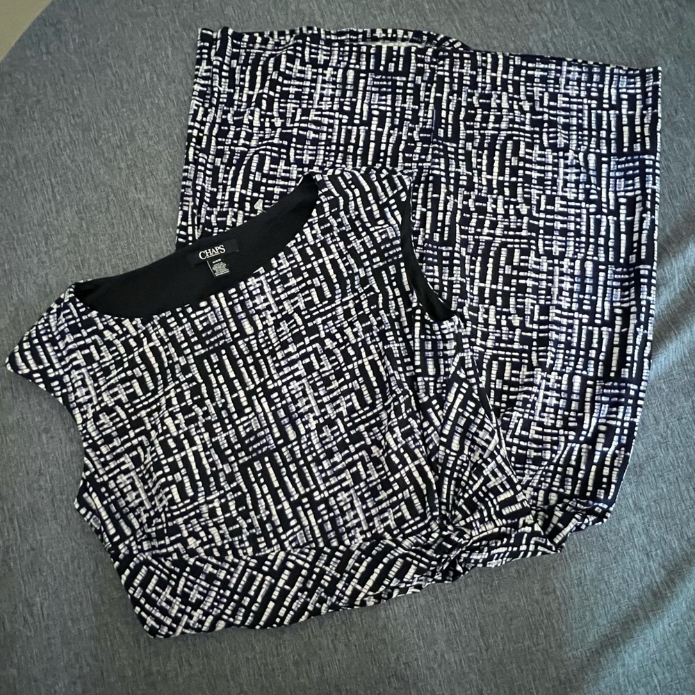 CHAPS Dress Sz M Blue & White Geometric Print Knotted Waist P2P: 17” Stretchy - Picture 10 of 12